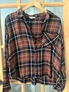 BeachLunchLounge | Plaid Flannel Long Sleeve Button Up large